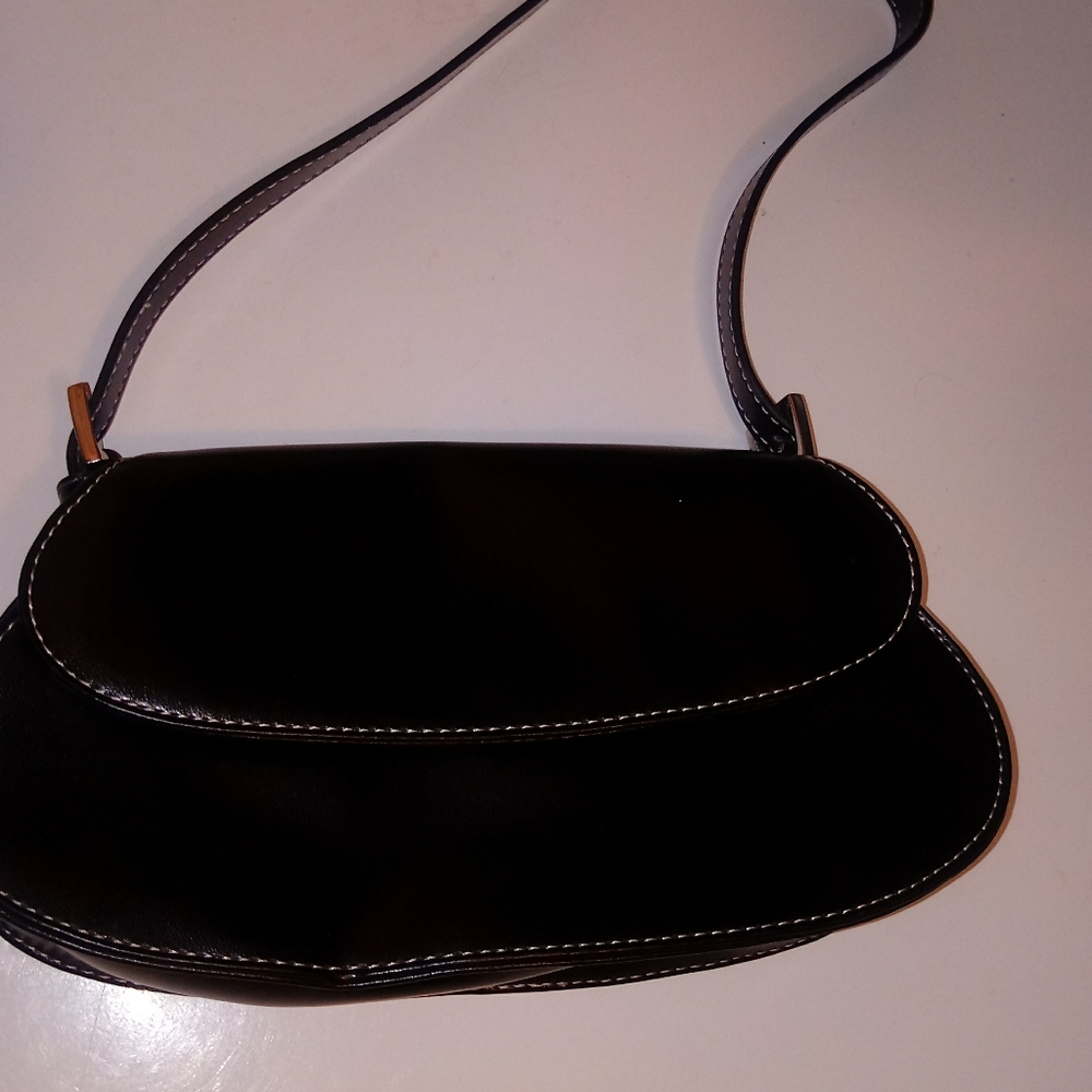LIZ CLAIBORNE SMALL BLACK PURSE